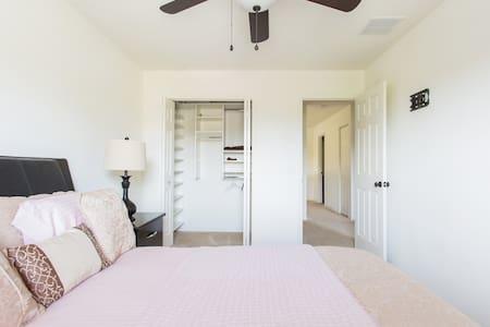 Modern 4 Bedroom House With Swimming Pool เคลียร์วอเตอร์ ภายนอก รูปภาพ